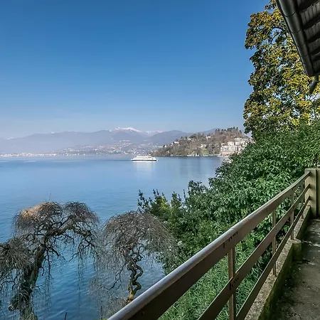 Villa Incanto Sul Lago: Lakefront, Garden & Balconies
