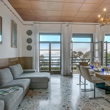 Villa Incanto Sul Lago: Lakefront, Garden & Balconies