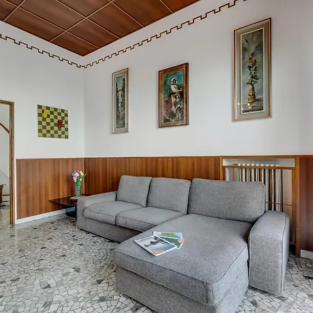 Incanto Sul Lago: Lakefront, Garden & Balconies Villa *