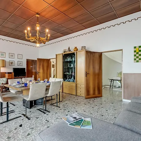 Villa Incanto Sul Lago: Lakefront, Garden & Balconies Laveno-Mombello