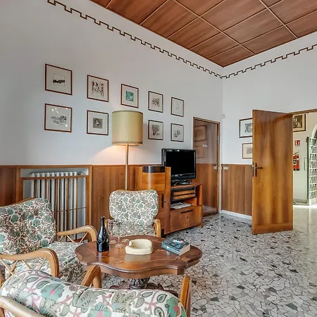 Incanto Sul Lago: Lakefront, Garden & Balconies Villa *