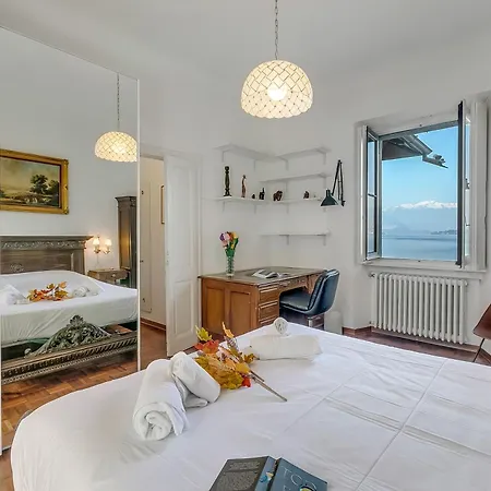 Villa Incanto Sul Lago: Lakefront, Garden & Balconies