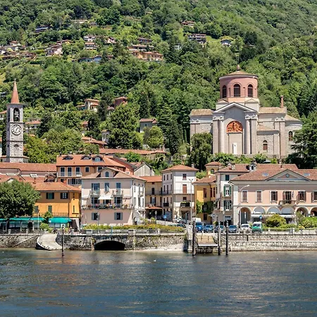 Incanto Sul Lago: Lakefront, Garden & Balconies Villa *