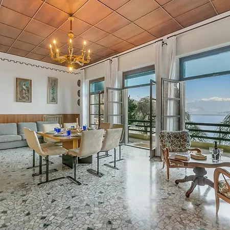 Incanto Sul Lago: Lakefront, Garden & Balconies