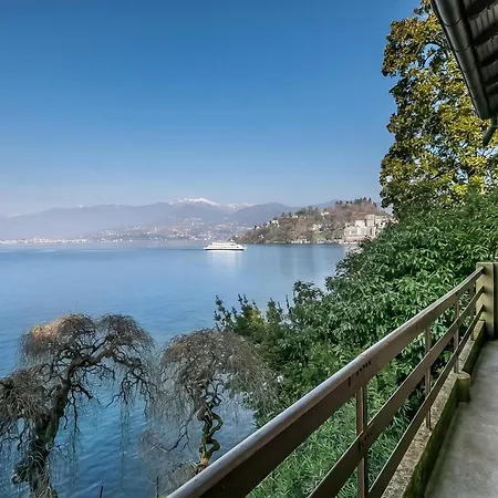 Villa Incanto Sul Lago: Lakefront, Garden & Balconies