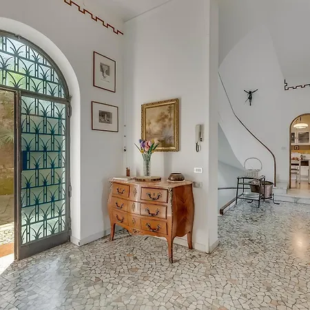 Incanto Sul Lago: Lakefront, Garden & Balconies