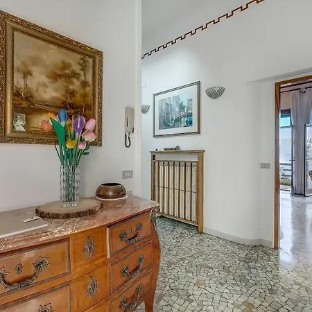 Incanto Sul Lago: Lakefront, Garden & Balconies